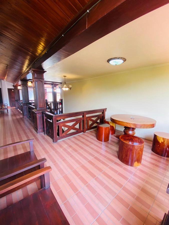 Luang Prabang Maison Vongprachan & Travel Otel Dış mekan fotoğraf